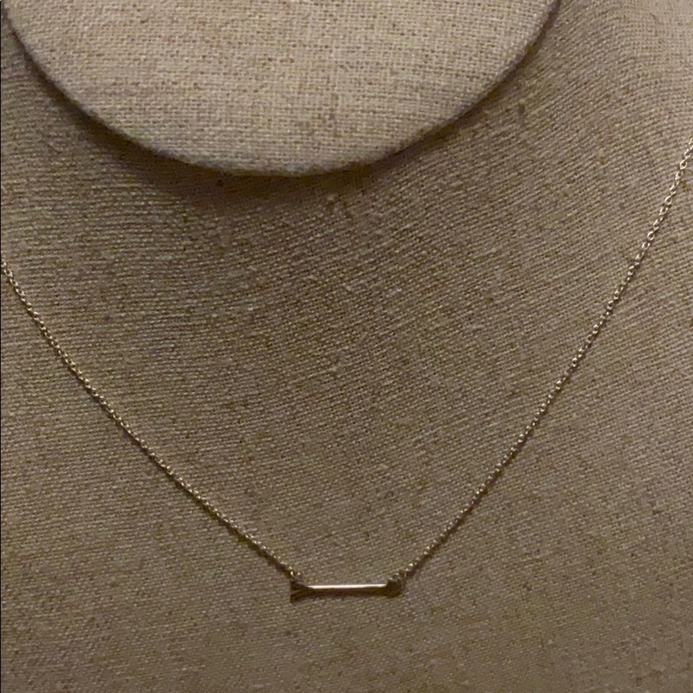 Stella & Dot arrow on the mark necklace